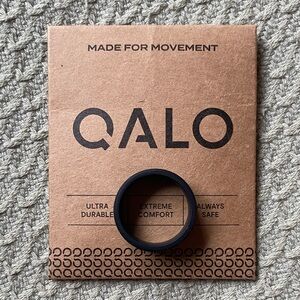QALO Men's Black Silicone Ring